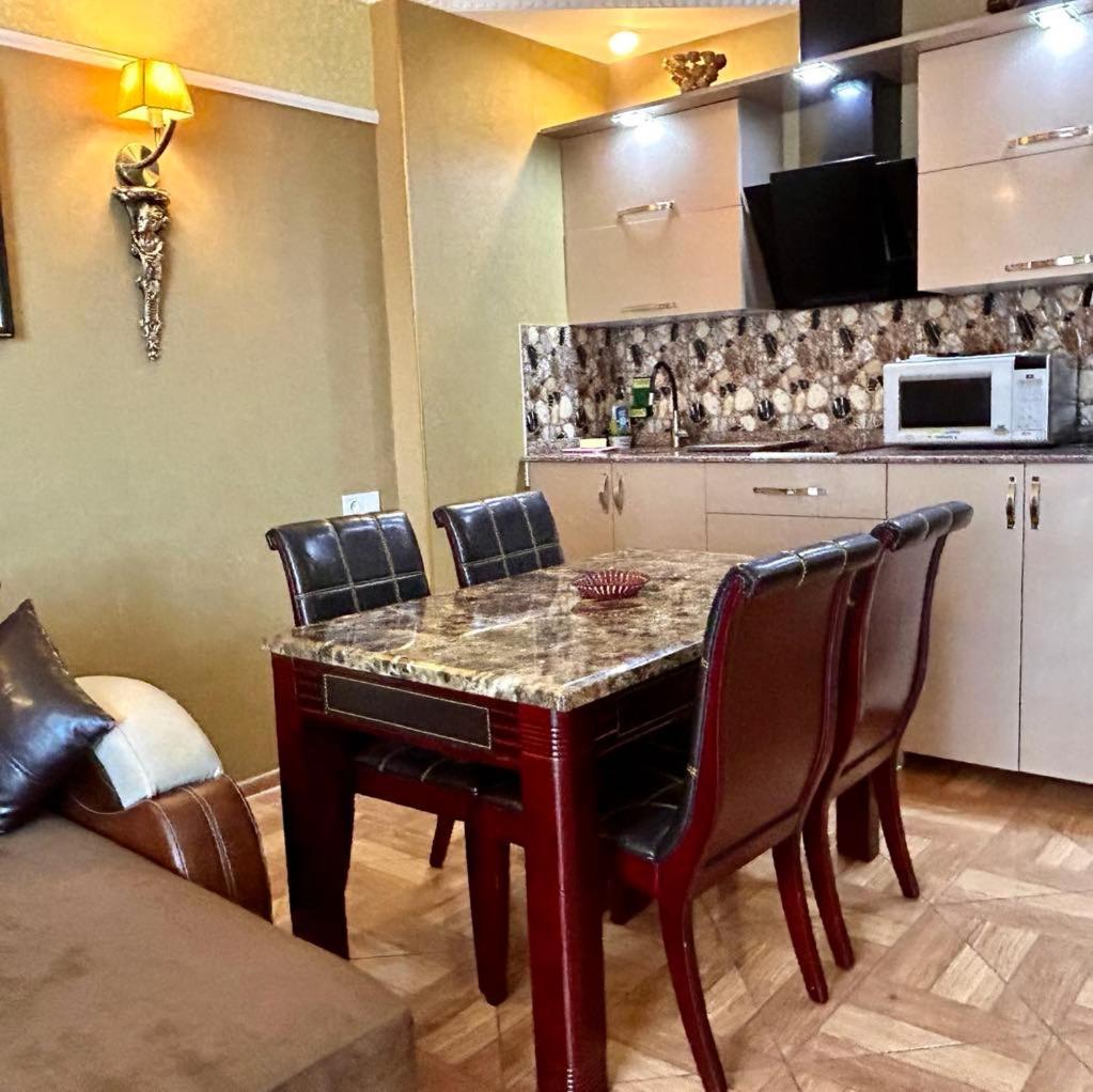 Apartment Orbi Sea Tower David Батуми Экстерьер фото